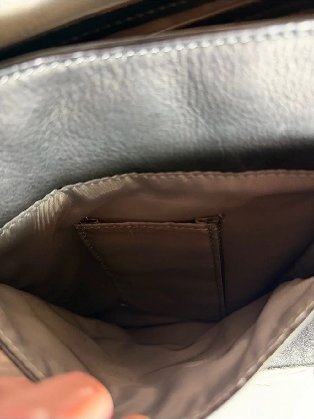 Kenneth Cole Reaction Columbian Leather Messenger Bag
